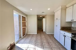 14207 Woodland Dr, Fontana, CA 92337 - Photo 4