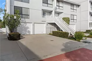 19 Odyssey Ct, Newport Beach, CA 92663 - Photo 2