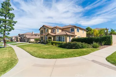 2295 Shanna Carle Drive, Corona, CA 92882 - Photo 4