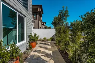 201 Lynx, Irvine, CA 92618 - Photo 2