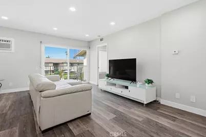 1860 W Glenoaks, Anaheim, CA 92801 - Photo 12