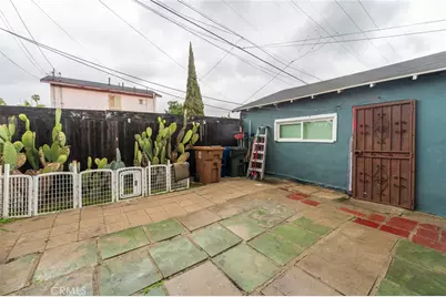 1219 W 98th, Los Angeles, CA 90044 - Photo 16