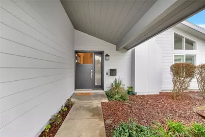 20162 Crater Circle, Huntington Beach, CA 92646 - Photo 2