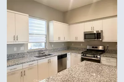 718 Central Avenue, Upland, CA 91786 - Photo 4