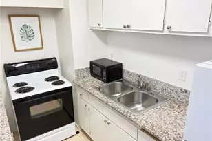 5585 E Pacific Coast Hwy, Long Beach, CA 90804 - Photo 8