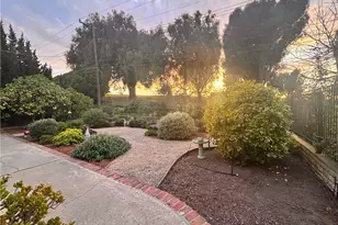 16711 Greenview Ln, Huntington Beach, CA 92649 - Photo 32