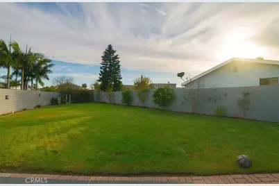 17952 Caledonia, Huntington Beach, CA 92647 - Photo 20