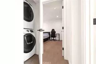 113 1/2 N Manhattan Pl, Los Angeles, CA 90004 - Photo 30