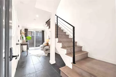 113 1/2 N Manhattan Place, Los Angeles, CA 90004 - Photo 2