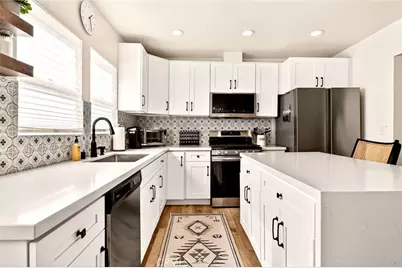 5939 Cimarron, Los Angeles, CA 90047 - Photo 10