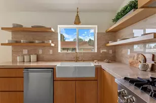 23755 Clarendon, Woodland Hills, CA 91367 - Photo 12