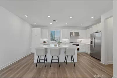 26661 Blue Hills Loop, Valencia, CA 91381 - Photo 4