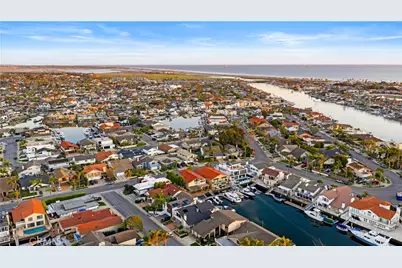 16455 Ladona Circle, Huntington Beach, CA 92649 - Photo 58