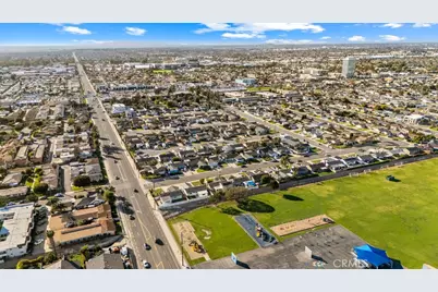 17401 Jefferson Lane, Huntington Beach, CA 92647 - Photo 40