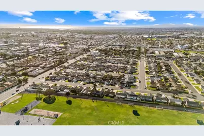 17401 Jefferson Lane, Huntington Beach, CA 92647 - Photo 38