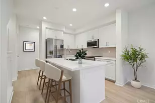 154 Balsawood, Tustin, CA 92780 - Photo 2