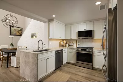 215 Lonetree, Irvine, CA 92603 - Photo 10