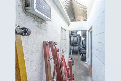 9041 Katella, Anaheim, CA 92804 - Photo 12