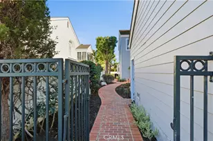 18 Hillsdale, Newport Beach, CA 92660 - Photo 2