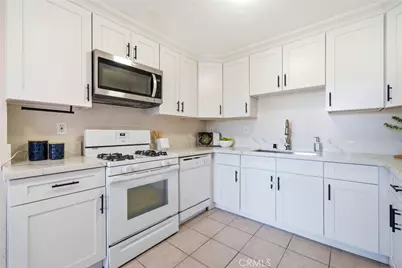 409 Utica D34 #D34, Huntington Beach, CA 92648 - Photo 6