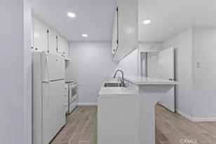 5585 E Pacific Coast Hwy, Long Beach, CA 90804 - Photo 6