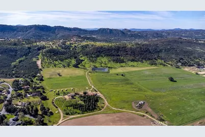 15300 Round Tree Road, Valley Center, CA 92082 - Photo 10