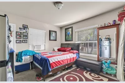 210 S Raitt, Santa Ana, CA 92703 - Photo 6