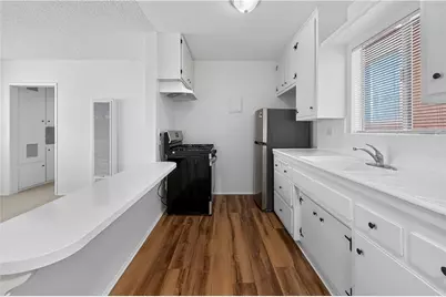 207 209 Baltimore Avenue, Huntington Beach, CA 92648 - Photo 4