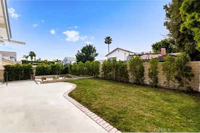 20761 Mission Ln, Huntington Beach, CA 92646 - Photo 38