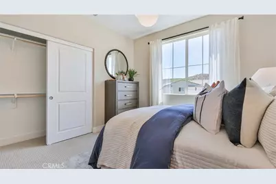 27330 Black Walnut Place, Valencia, CA 91381 - Photo 18