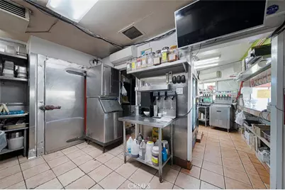 201 W Whittier, Montebello, CA 90640 - Photo 26