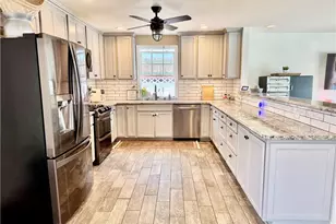 7552 Dr Rhine Dr, Huntington Beach, CA 92647 - Photo 2