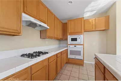 28234 Picadilly Place, Castaic, CA 91384 - Photo 8