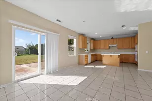 28234 Picadilly Pl, Castaic, CA 91384 - Photo 4