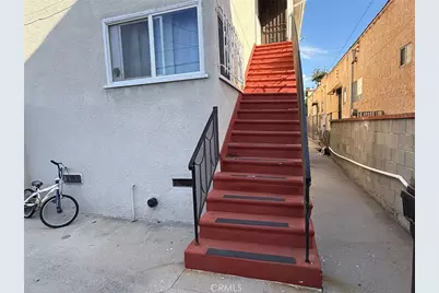 3936 Montclair, Los Angeles, CA 90018 - Photo 6