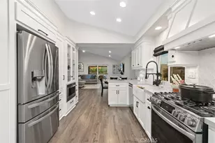 21242 Oakridge, Rancho Santa Margarita, CA 92679 - Photo 4