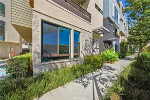 627 Cardiff Reef, Costa Mesa, CA 92627 - Photo 4