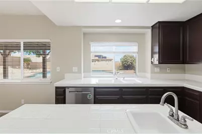 7325 Round Hill Drive, Lancaster, CA 93536 - Photo 12