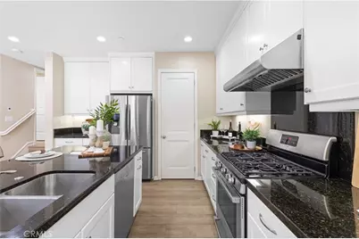 77 Painted Trellis, Irvine, CA 92620 - Photo 8