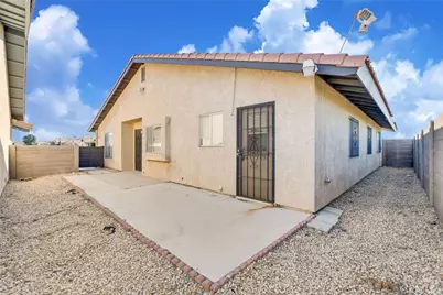 15920 Foxwood, Victorville, CA 92395 - Photo 38