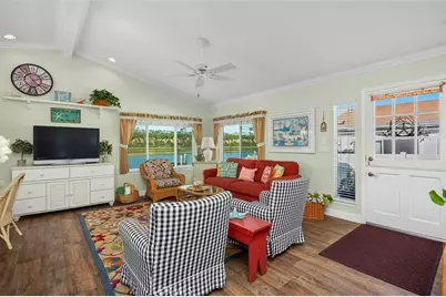 7 Saratoga, Newport Beach, CA 92660 - Photo 16