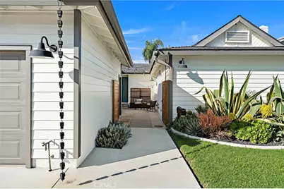 9441 Iolani Circle, Huntington Beach, CA 92646 - Photo 2