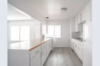 906 E Imperial, El Segundo, CA 90245 - Photo 10