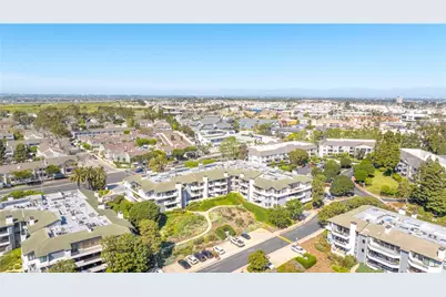 240 Nice #302, Newport Beach, CA 92663 - Photo 36