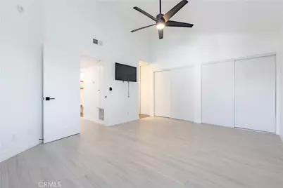 240 Nice #302, Newport Beach, CA 92663 - Photo 22