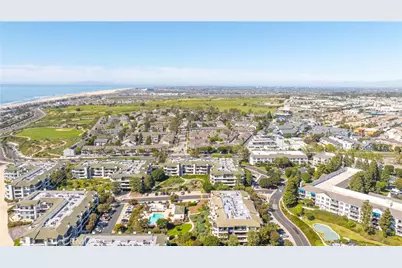 240 Nice #302, Newport Beach, CA 92663 - Photo 38