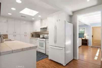 419 Irvine Avenue, Newport Beach, CA 92663 - Photo 4