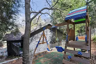 23095 Hemlock, Crestline, CA 92325 - Photo 32