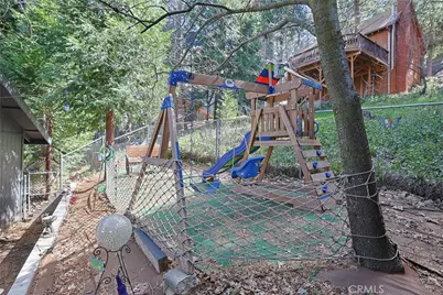 23095 Hemlock, Crestline, CA 92325 - Photo 34