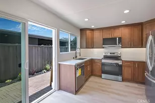 229 Springview, Irvine, CA 92620 - Photo 6